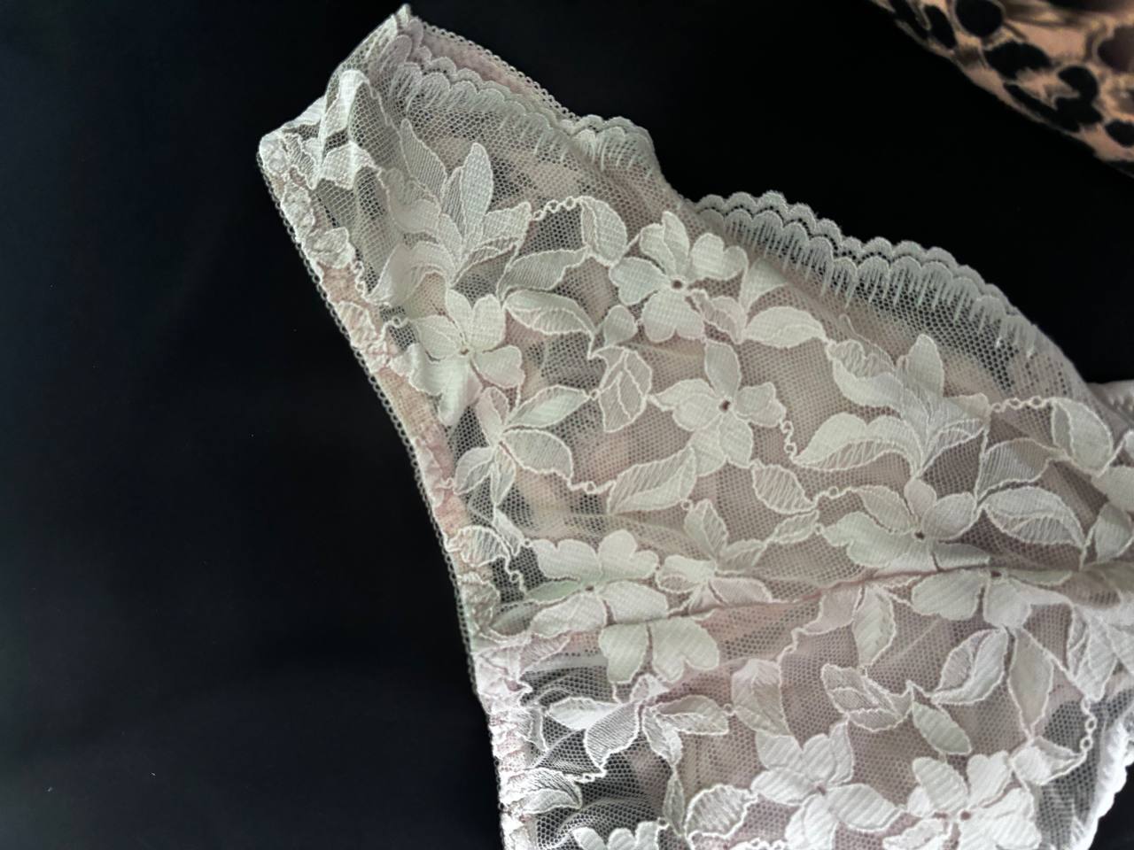 Ношенные кружевные секси трусики от Gem_fetishkagirl
